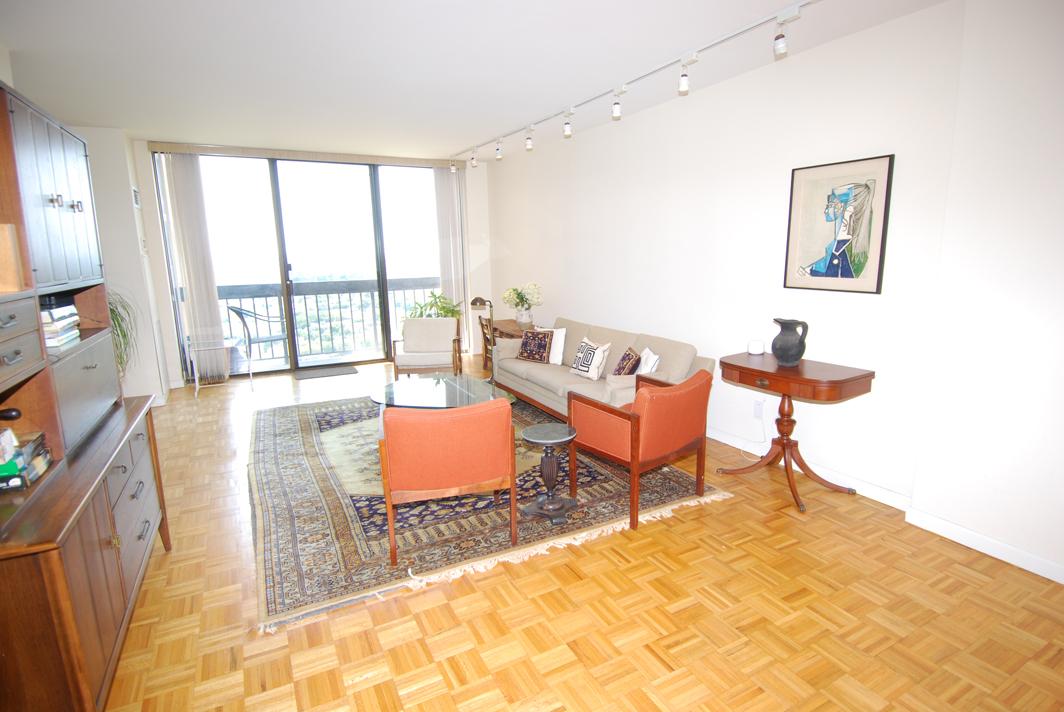 North Shore Towers Apt.