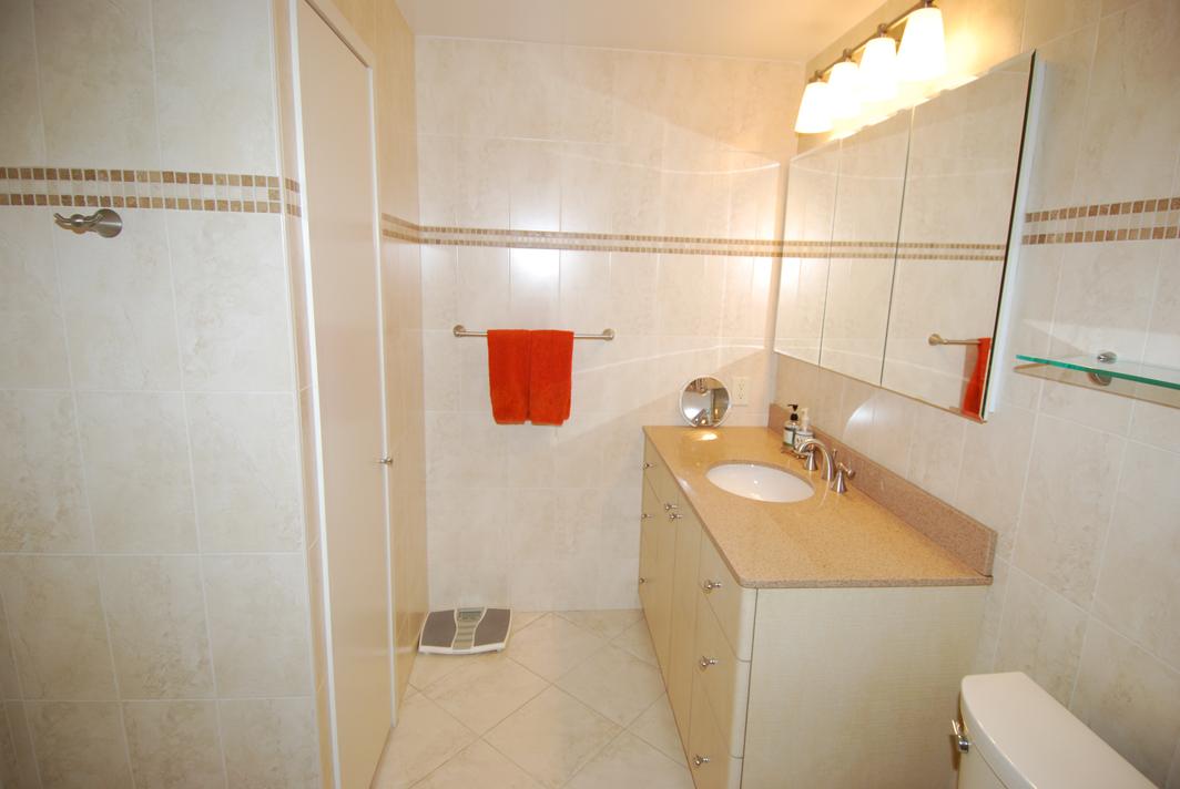 North Shore Towers Apt.