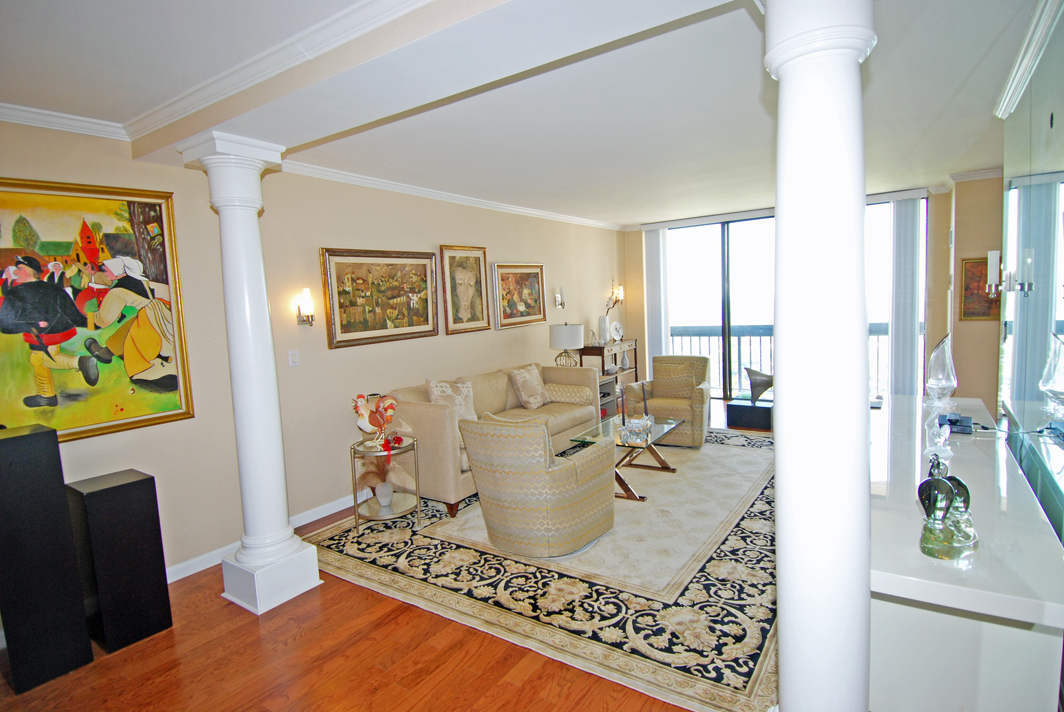 North Shore Towers Apt.