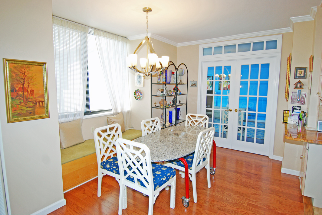 North Shore Towers Apt.