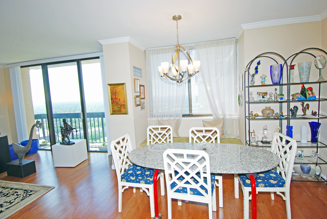 North Shore Towers Apt.