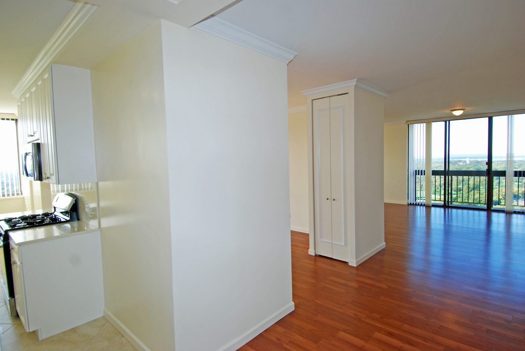 North Shore Towers Apt.