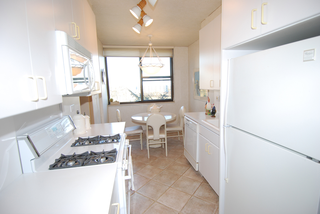 North Shore Towers Apt.