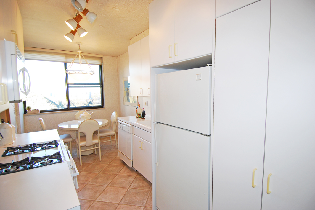 North Shore Towers Apt.