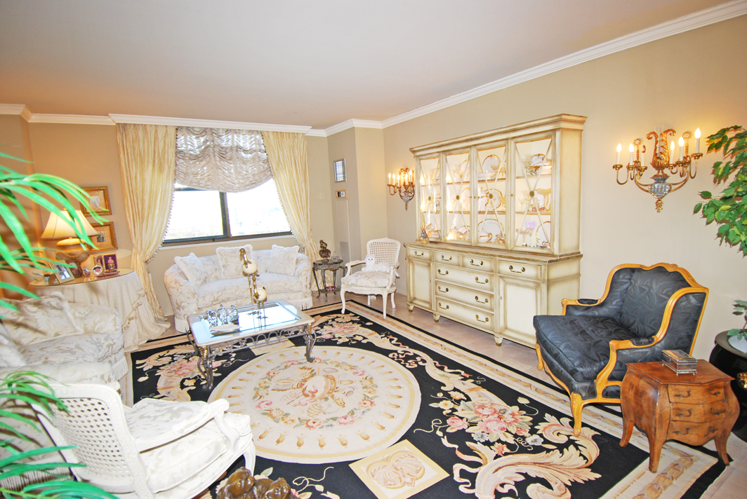 North Shore Towers Apt.