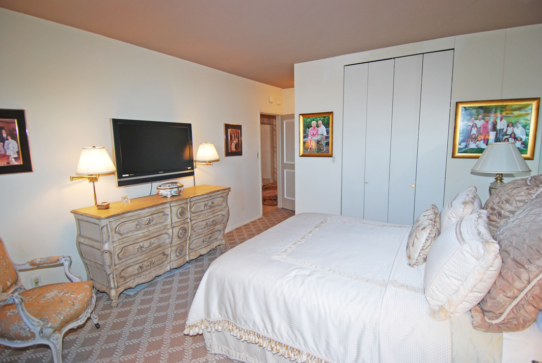 North Shore Towers Apt.