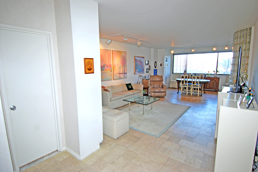 North Shore Towers Apt.