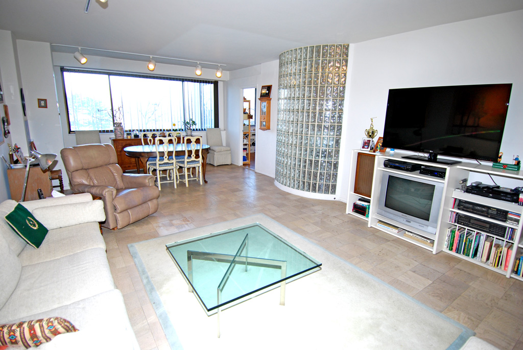 North Shore Towers Apt.