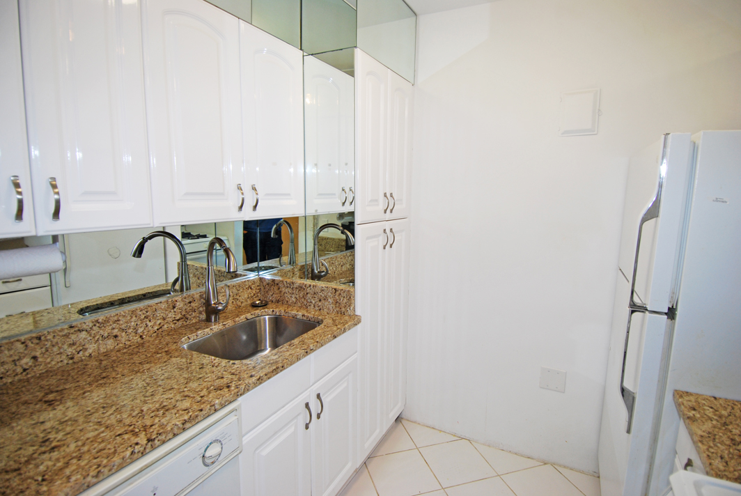 North Shore Towers Apt.