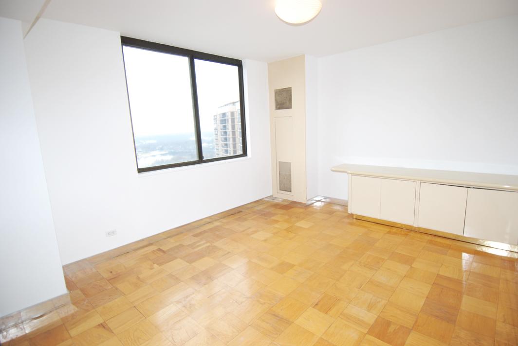 North Shore Towers Apt.