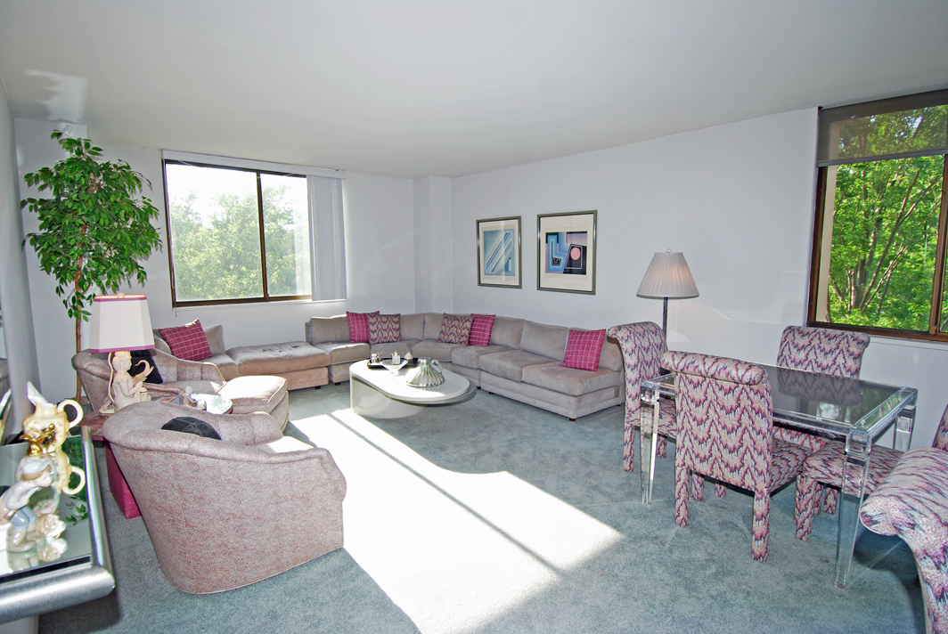 North Shore Towers Apt.