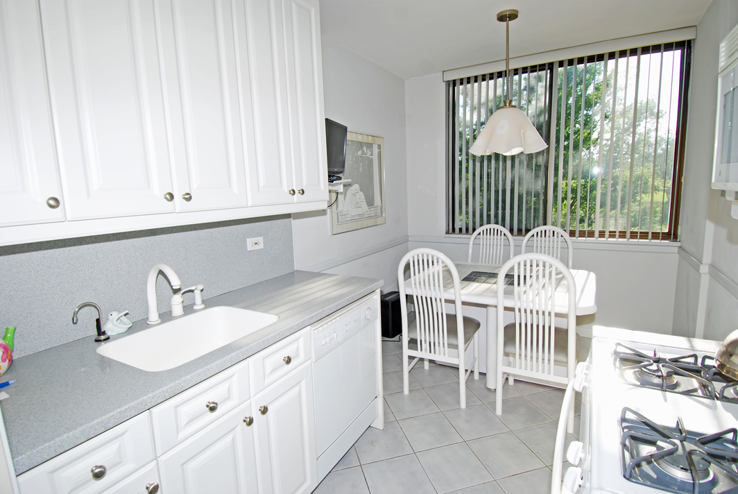 North Shore Towers Apt.