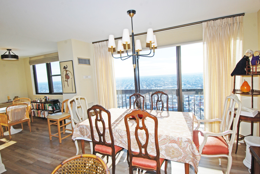 North Shore Towers Apt. 