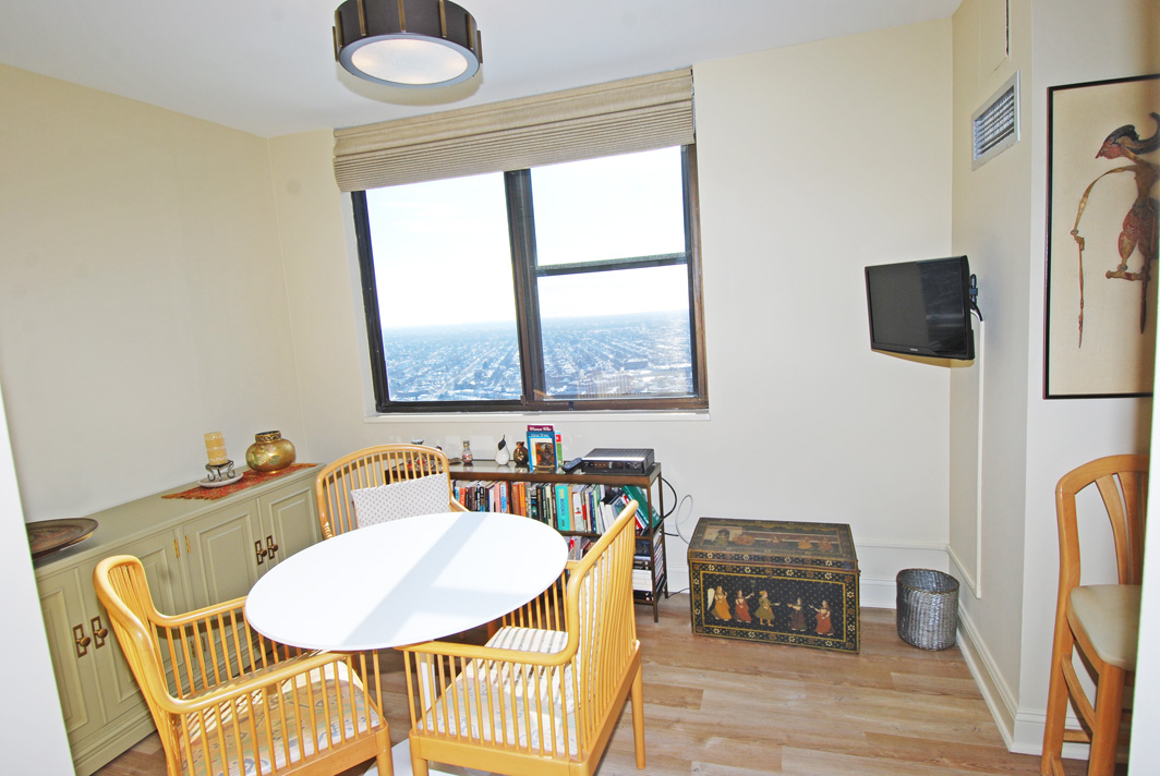 North Shore Towers Apt.