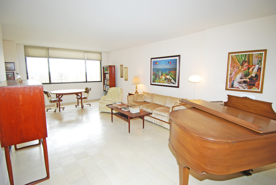 North Shore Towers Apt.