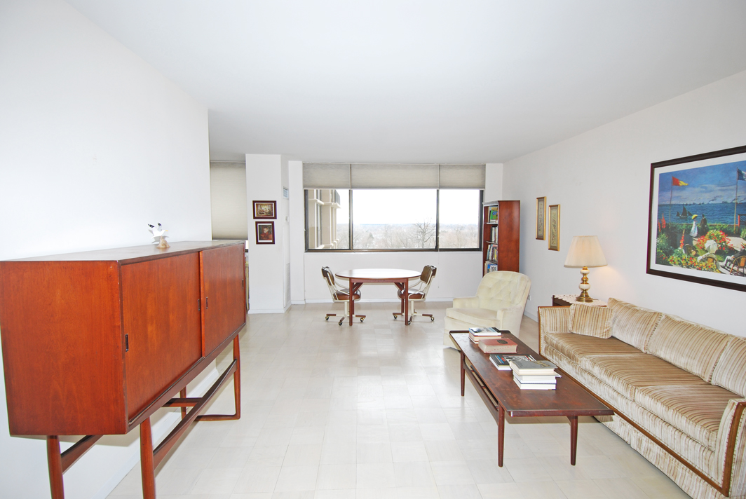 North Shore Towers Apt.