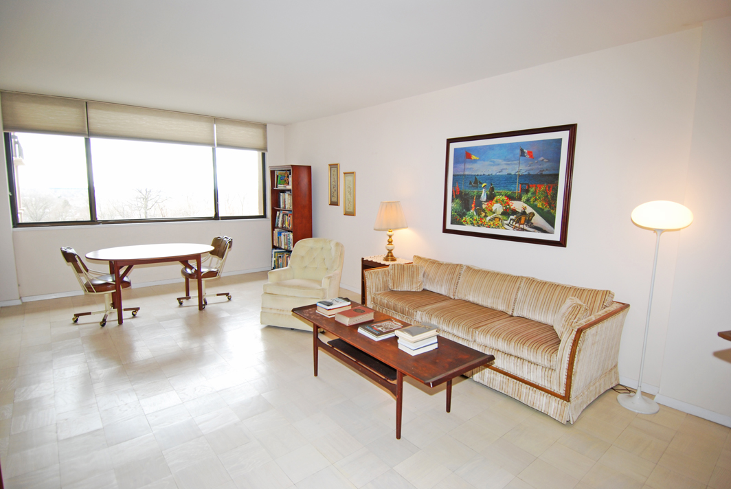 North Shore Towers Apt.