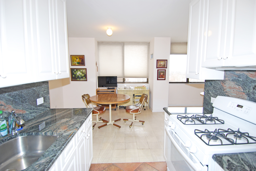 North Shore Towers Apt.