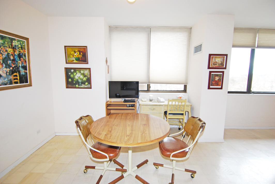 North Shore Towers Apt.