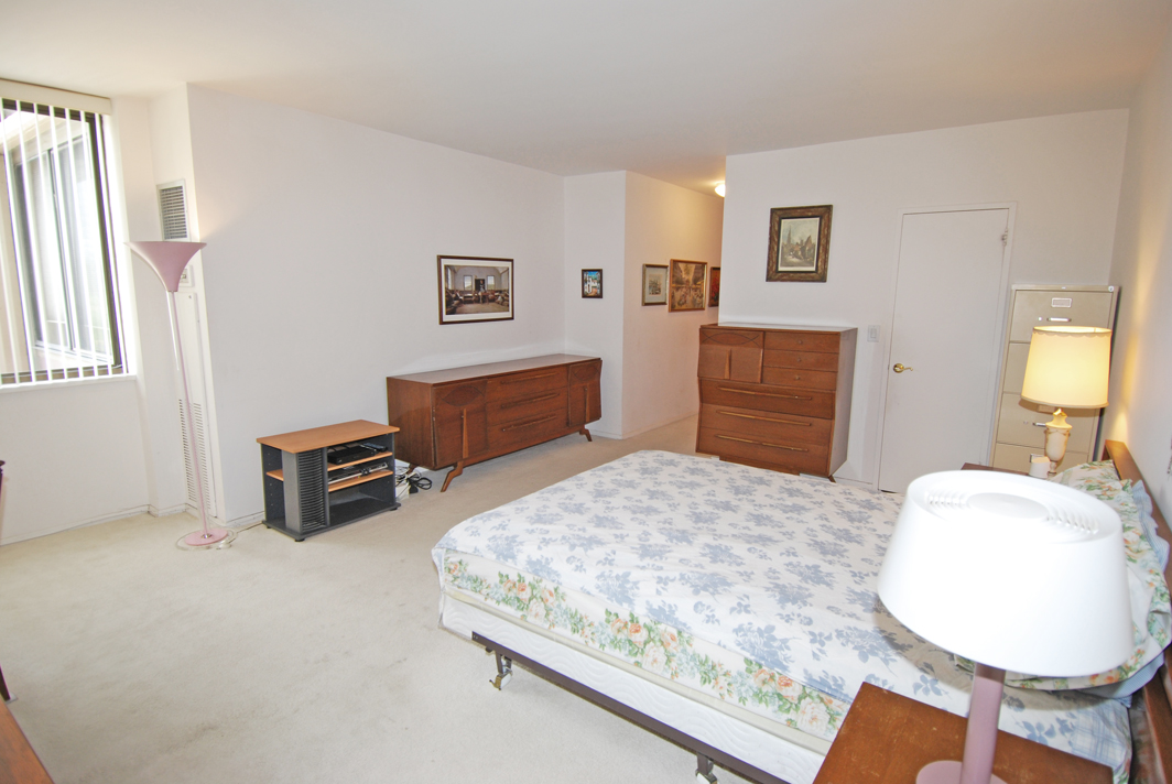 North Shore Towers Apt.