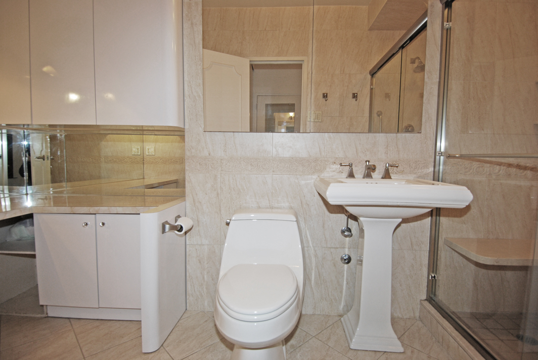 North Shore Towers Apt.