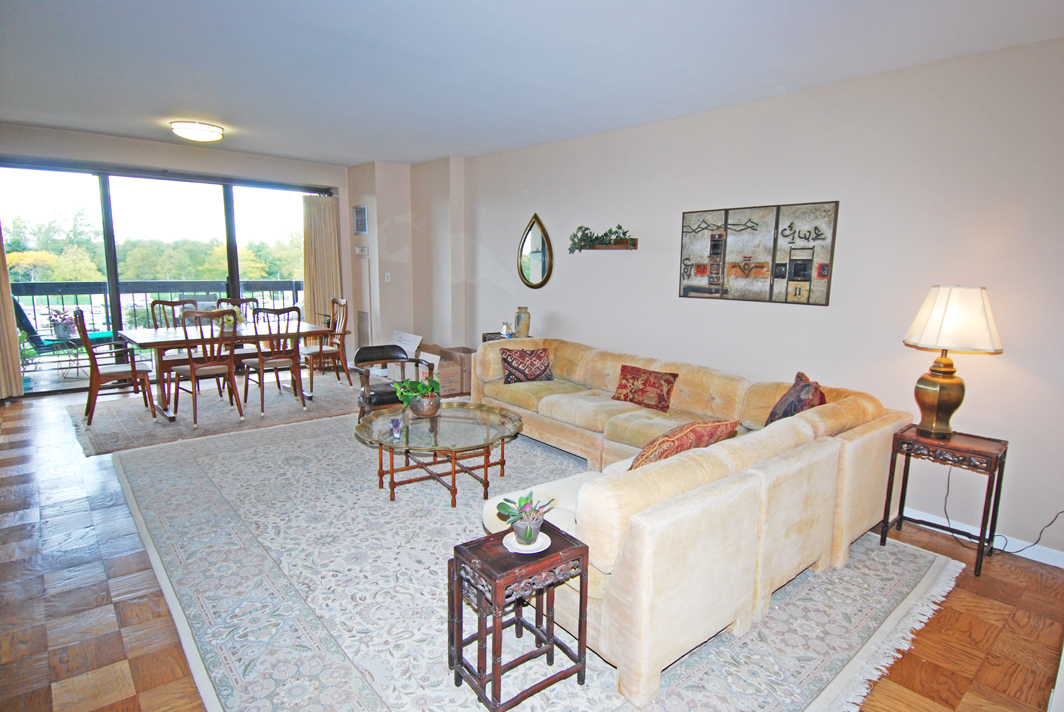 North Shore Towers Apt.