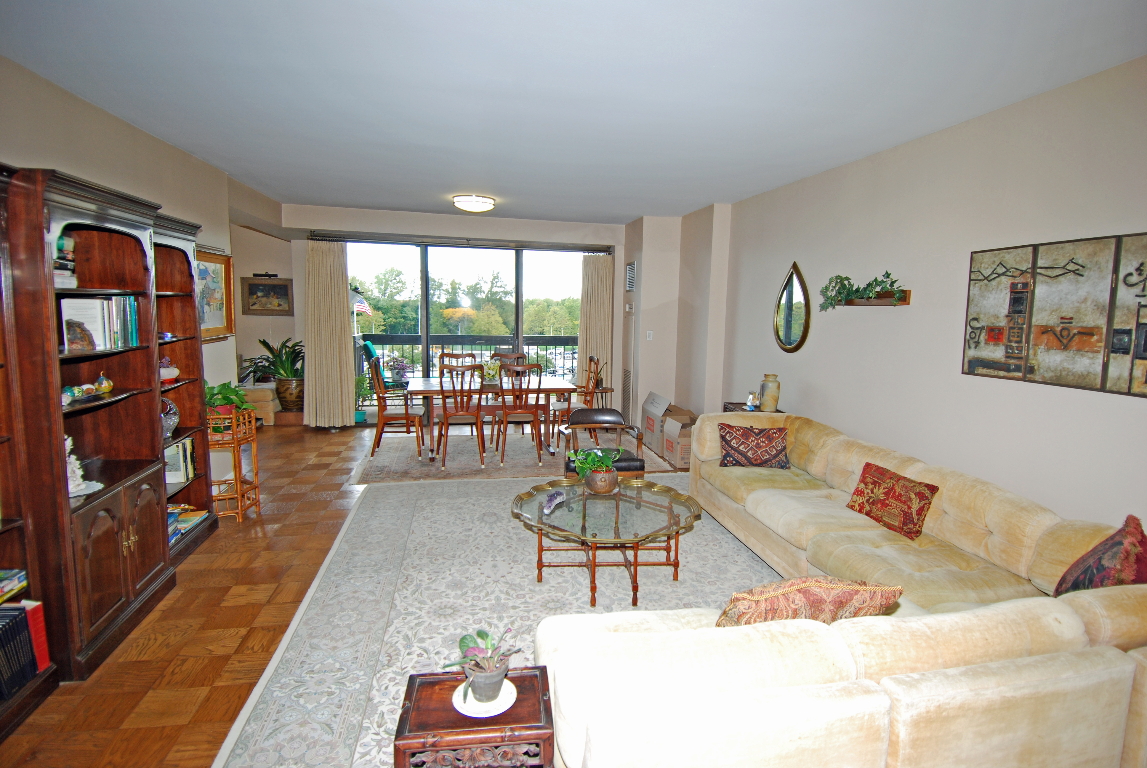 North Shore Towers Apt.