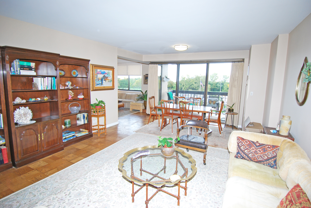 North Shore Towers Apt.