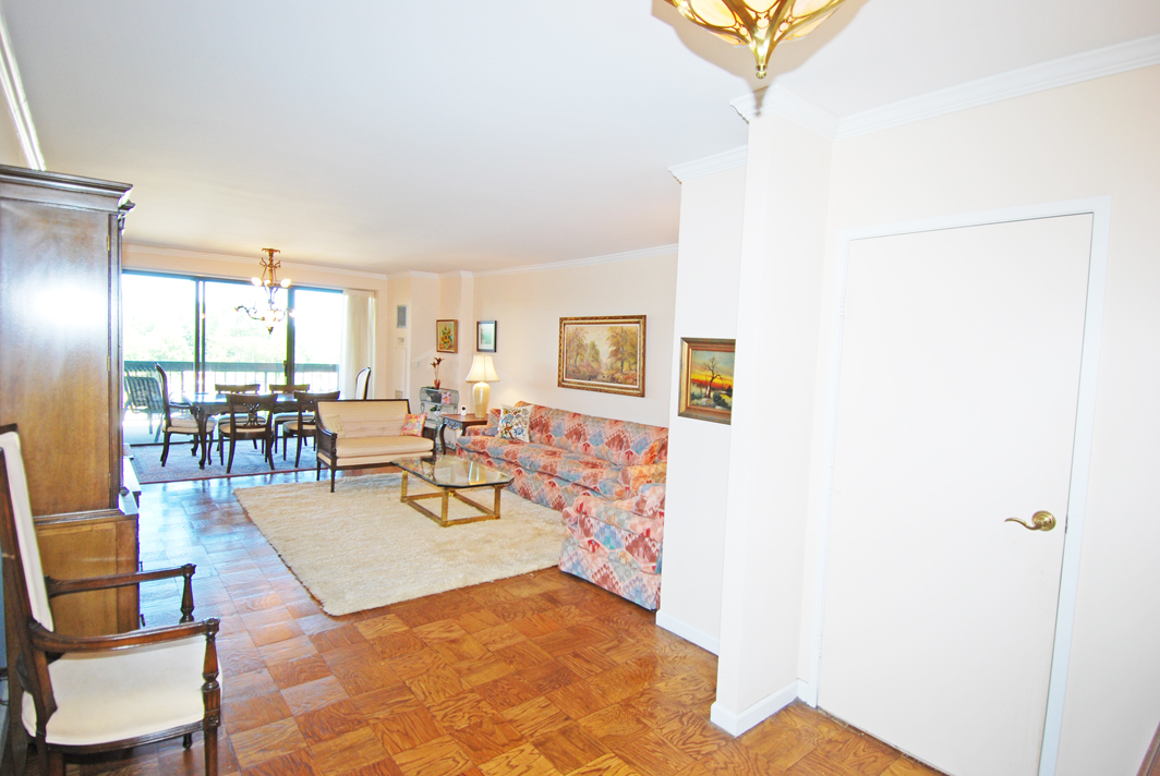 North Shore Towers Apt.