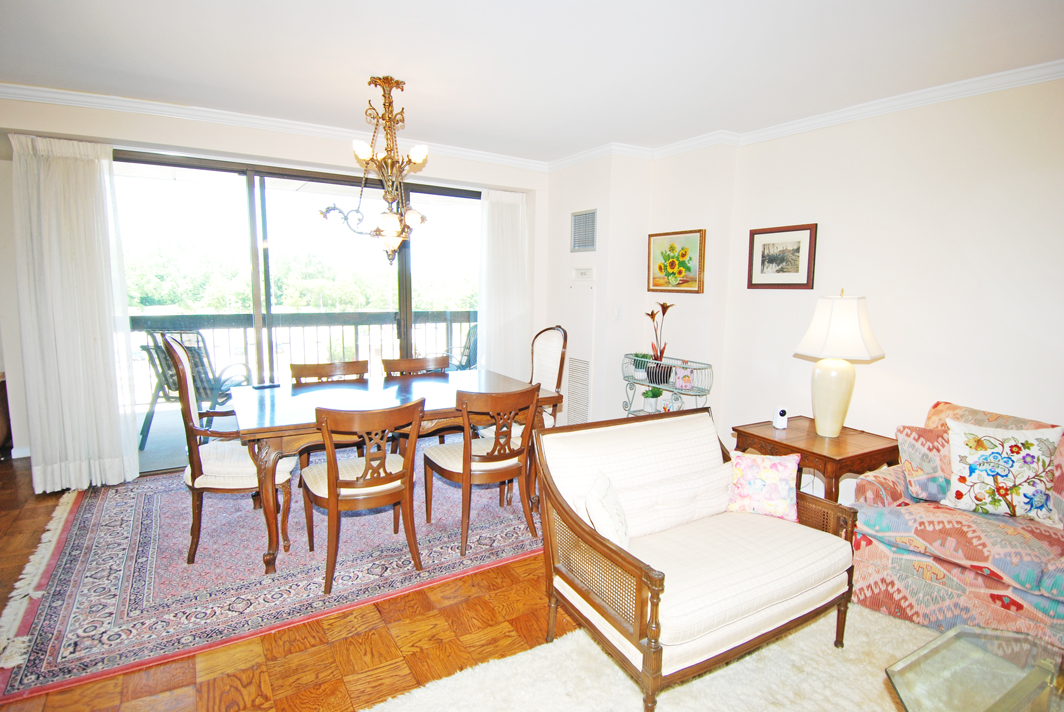 North Shore Towers Apt.