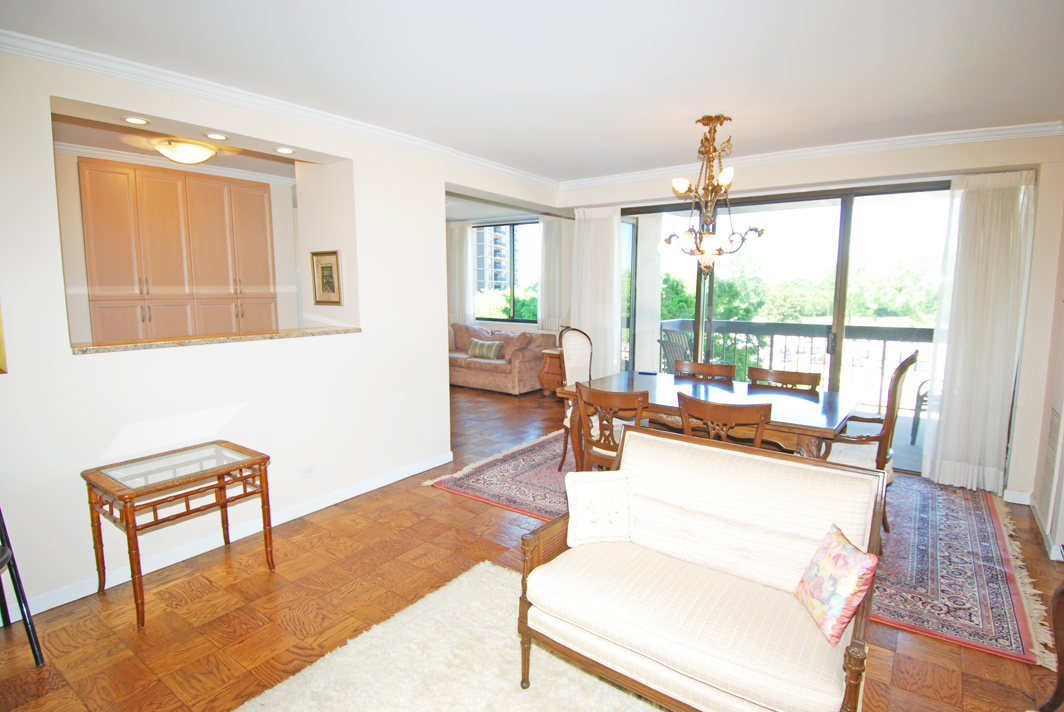 North Shore Towers Apt.