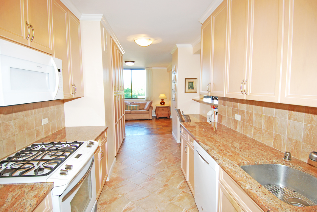 North Shore Towers Apt.