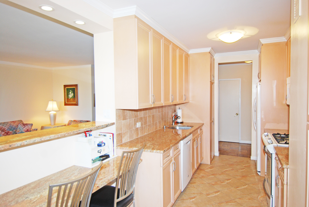 North Shore Towers Apt.