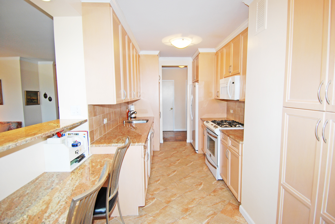 North Shore Towers Apt.