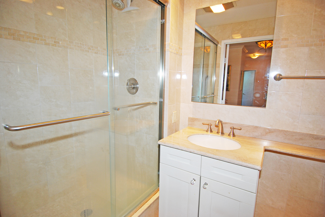 North Shore Towers Apt.