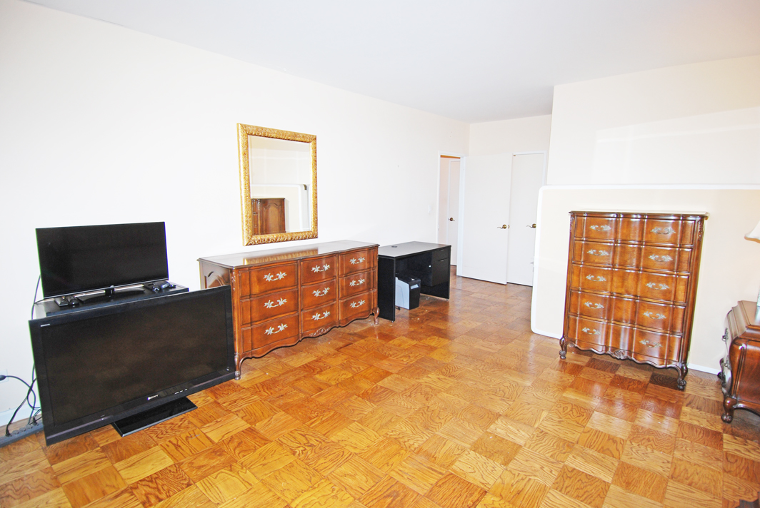 North Shore Towers Apt.