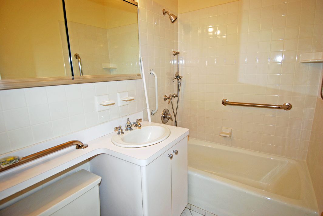 North Shore Towers Apt.