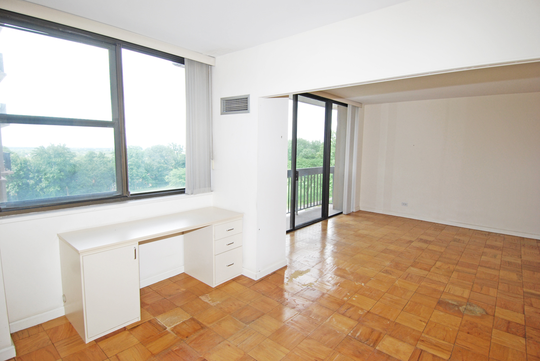 North Shore Towers Apt.