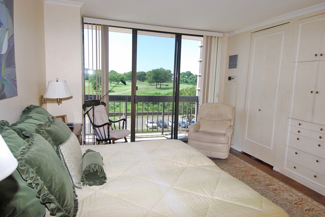 North Shore Towers Apt.