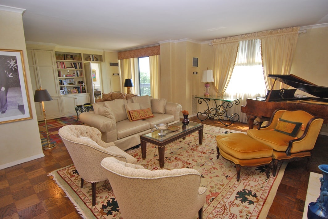 North Shore Towers Apt.