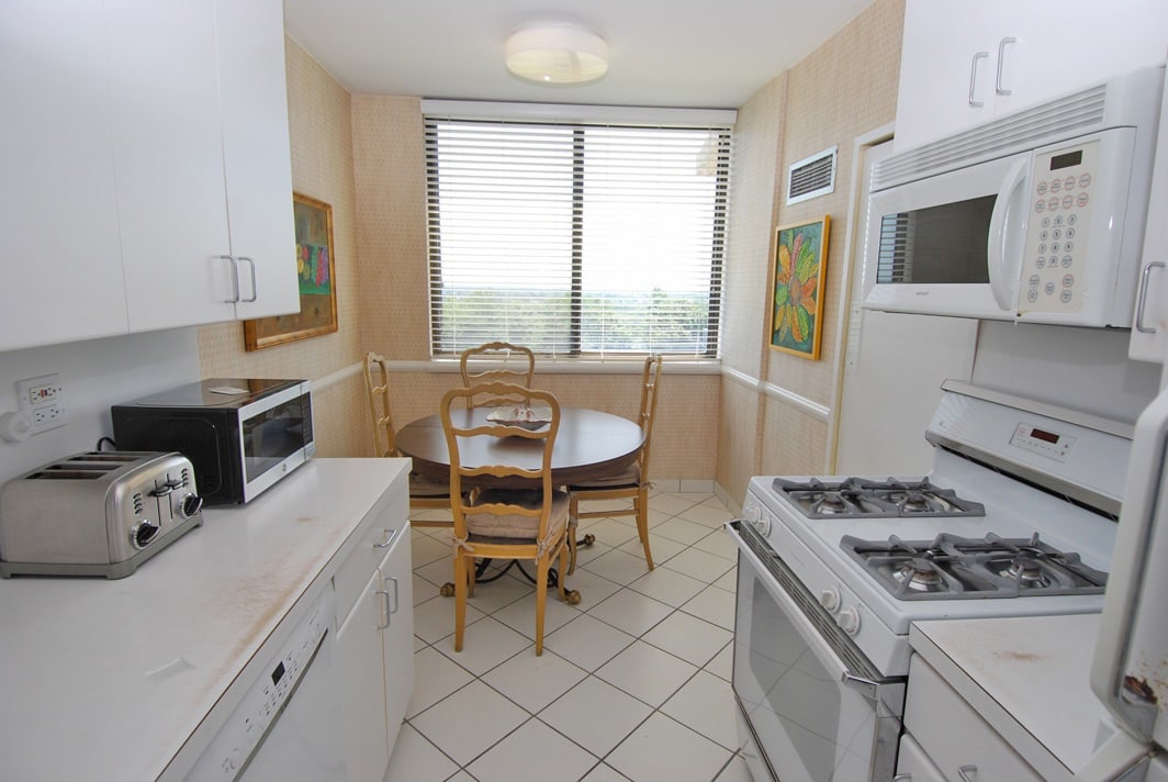 North Shore Towers Apt.