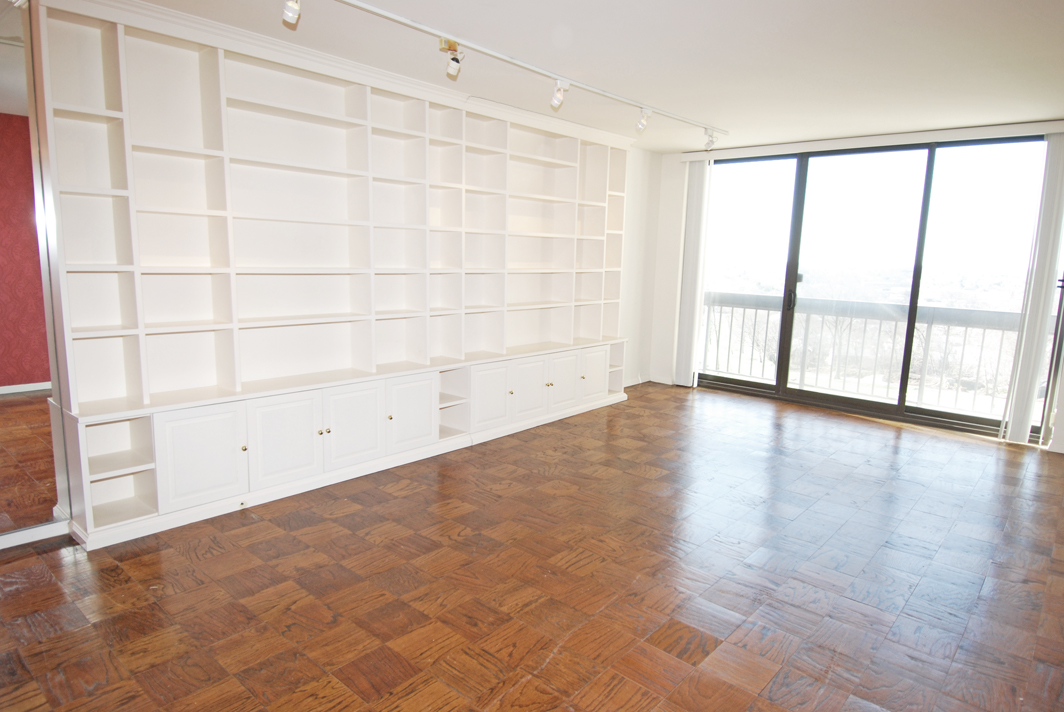 North Shore Towers Apt.