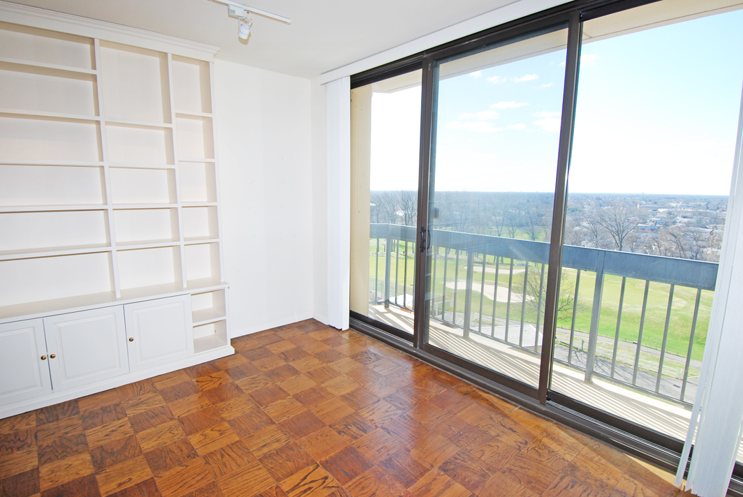 North Shore Towers Apt.