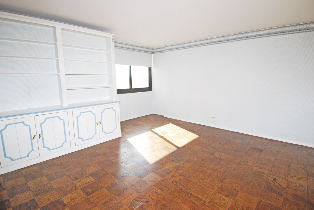 North Shore Towers Apt.