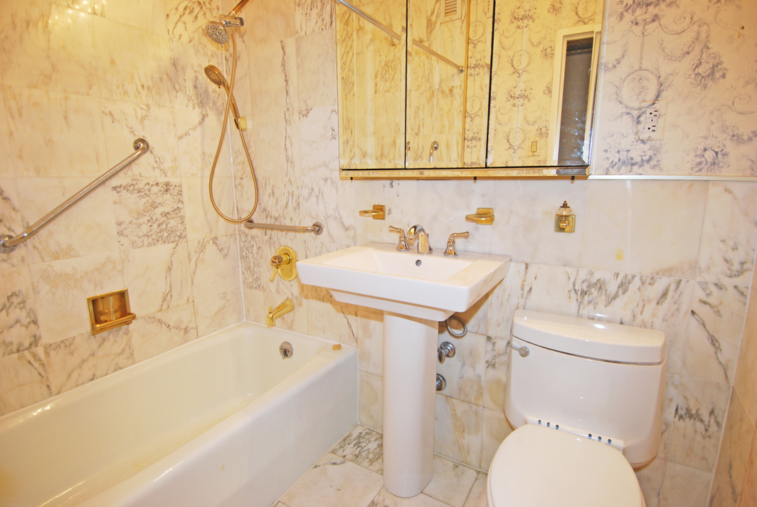 North Shore Towers Apt.