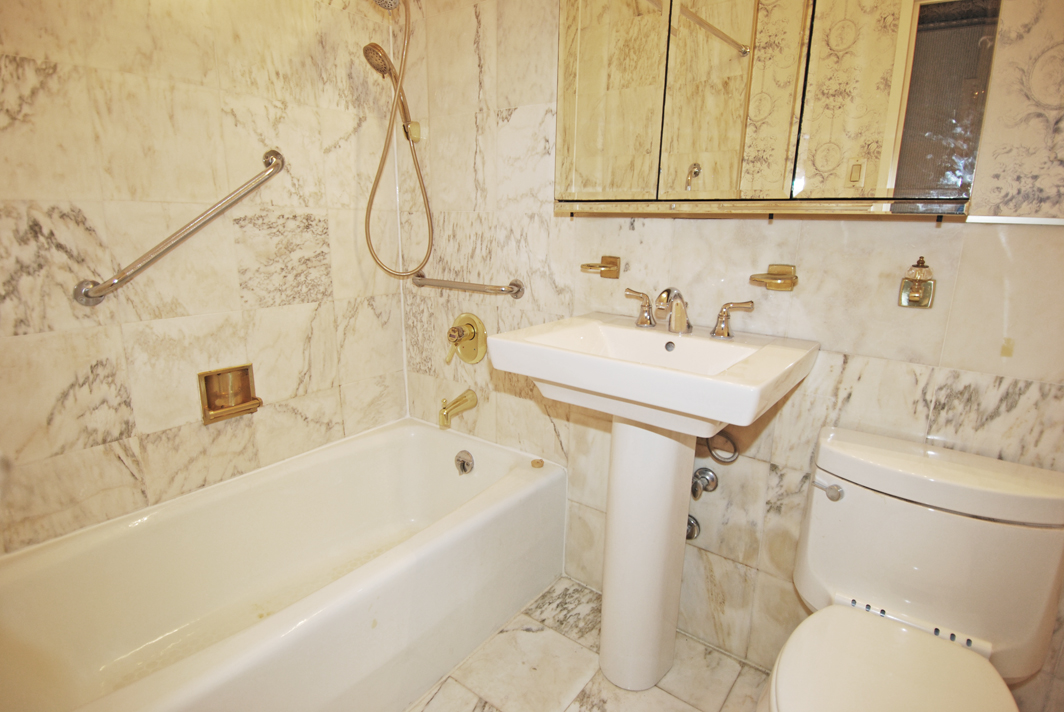 North Shore Towers Apt.