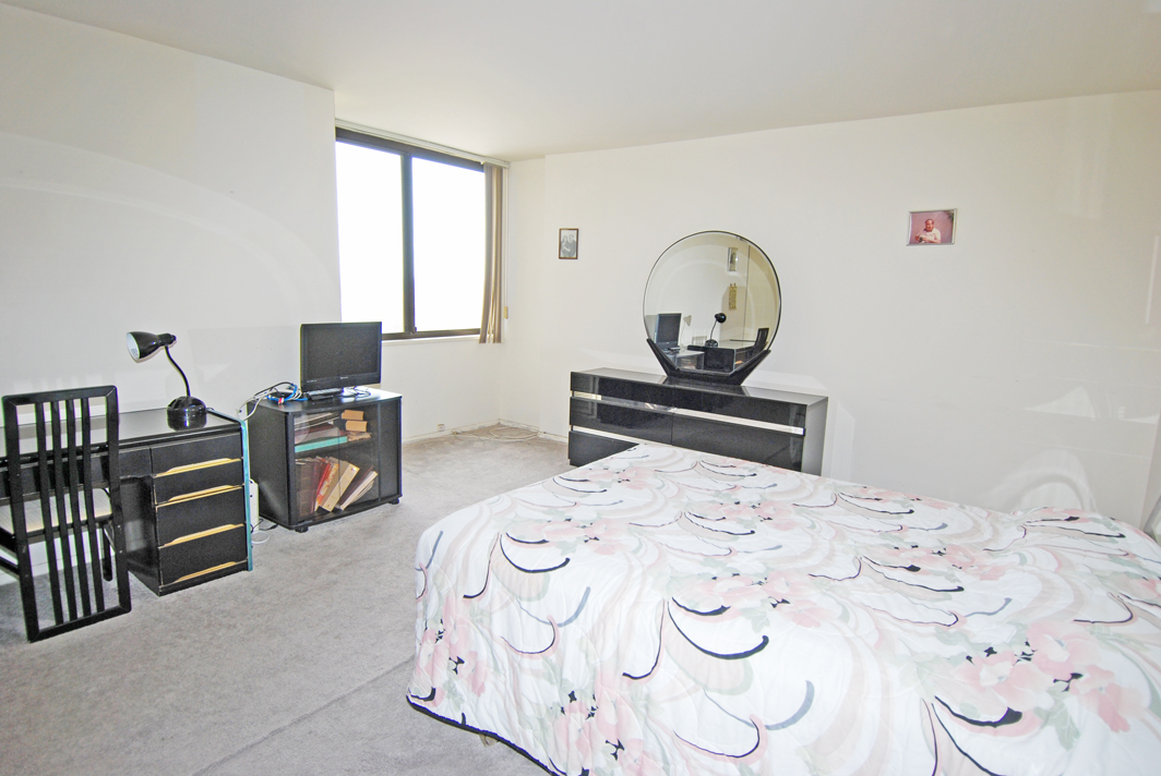 North Shore Towers Apt.