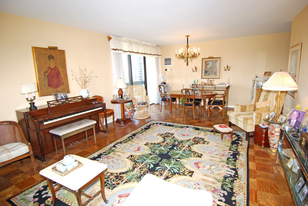 North Shore Towers Apt.