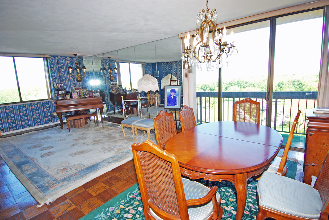 North Shore Towers Apt.