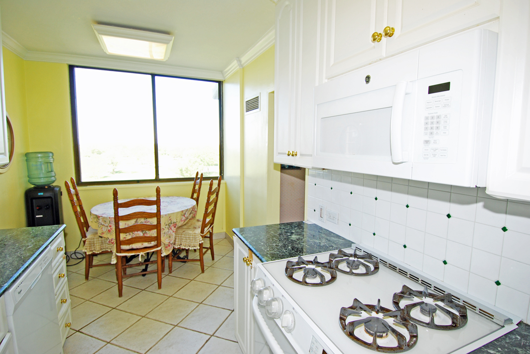 North Shore Towers Apt.